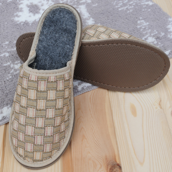 Тапочки войлочные мужские Бурундук закрытые 'Гобелен' бежевые, полушерсть в Москве