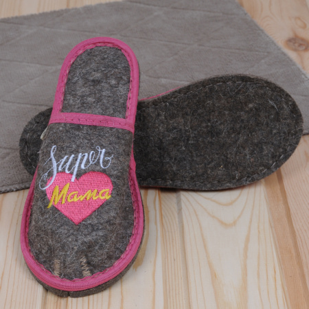 Тапочки войлочные женские Бурундук закрытые 'Супер мама', 100% шерсть в Москве