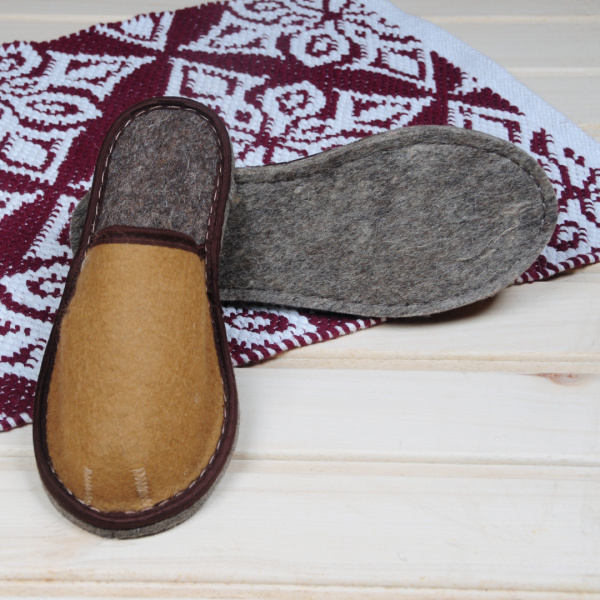 Тапочки войлочные мужские Бурундук закрытые 'Кэмел', 100% шерсть в Москве